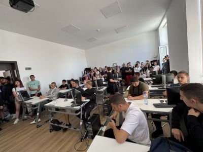 13 ученици от ПГЕТ "Захари Стоянов“ с удостоверения за практика в реална работна среда по проект "Модернизиране на професионалното образование и обучение" 19